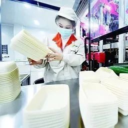 行业观察 | 记者调查揭秘“限塑令落地难”真相
